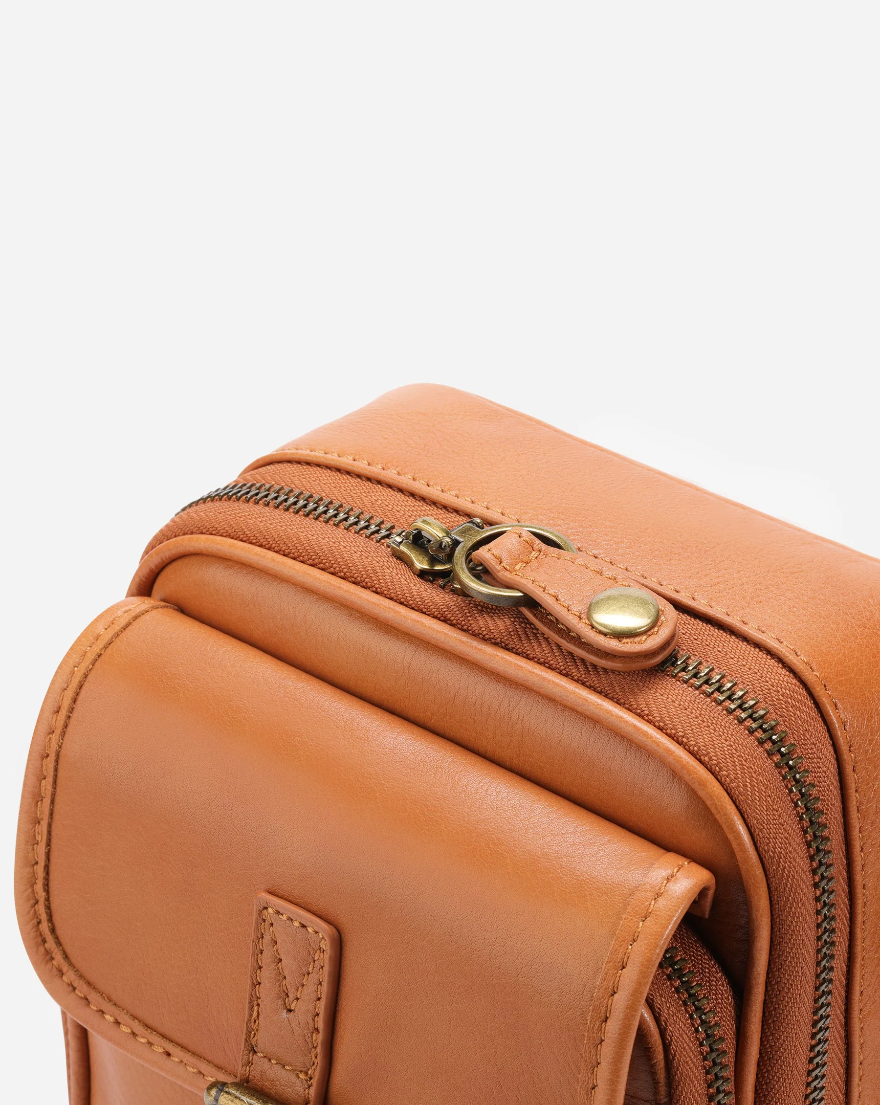 Elegantná a štýlová malá crossbody kabelka /2,0 l