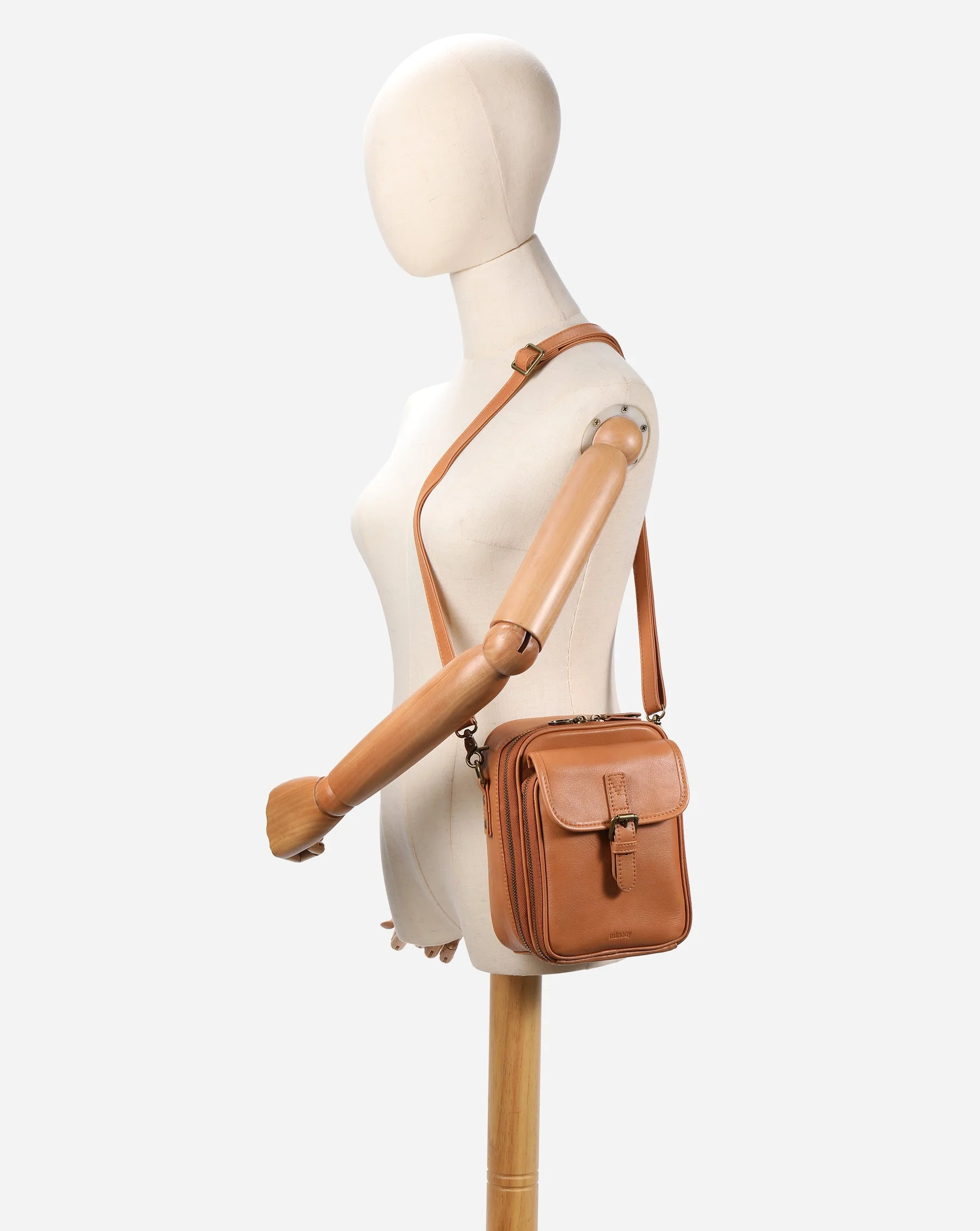Elegantná a štýlová malá crossbody kabelka /2,0 l