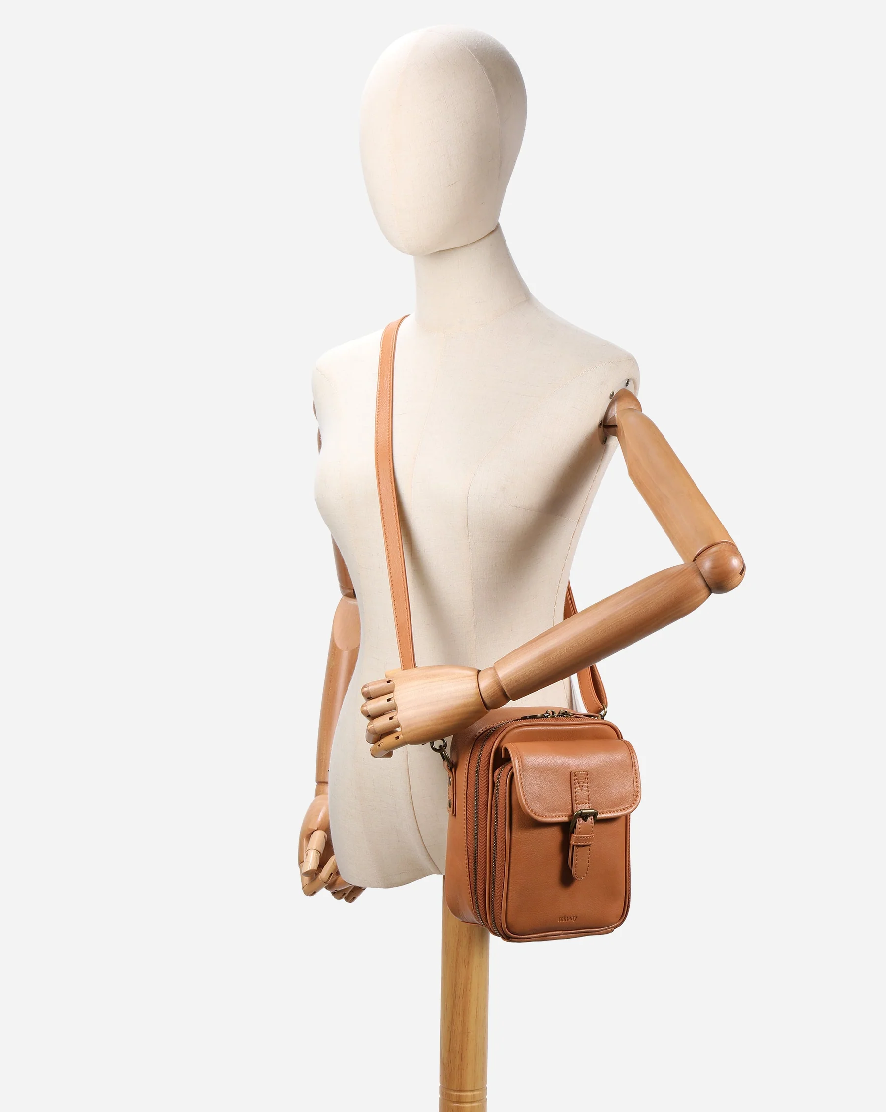 Elegantná a štýlová malá crossbody kabelka /2,0 l
