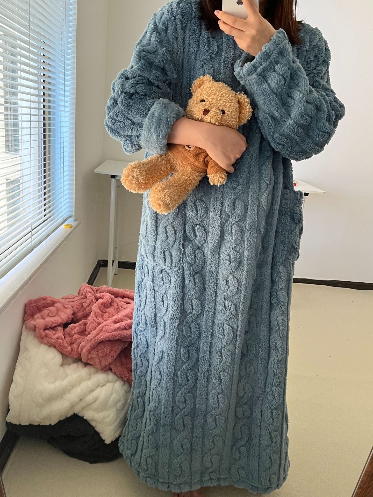 🔥Hrejivý darček🔥Zimné oblečenie z koralového zamatu na domácnosť✨