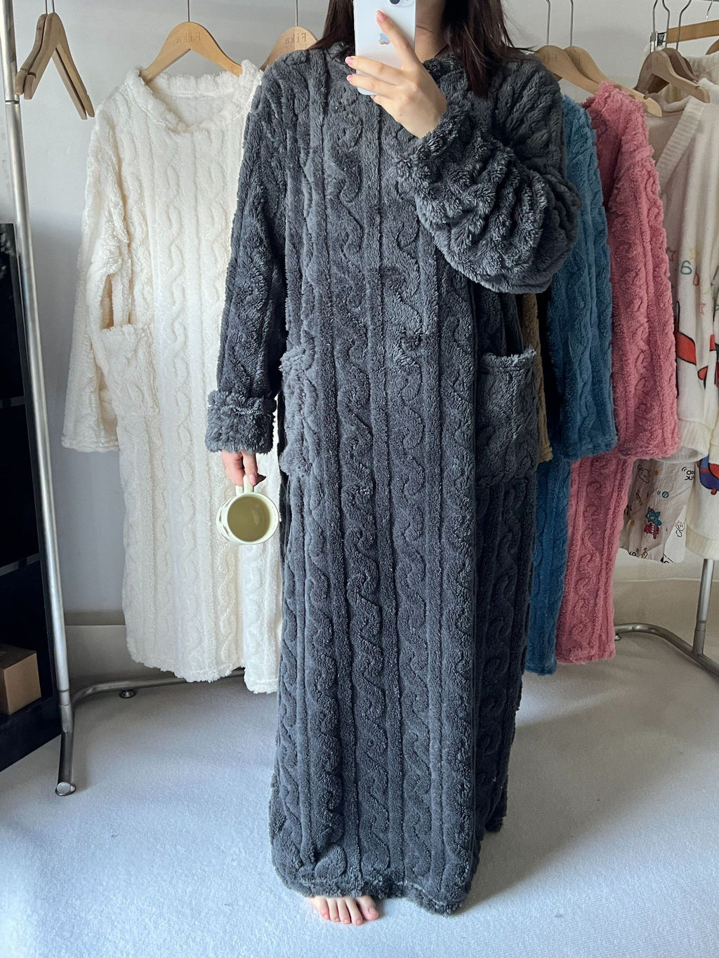 🔥Hrejivý darček🔥Zimné oblečenie z koralového zamatu na domácnosť✨