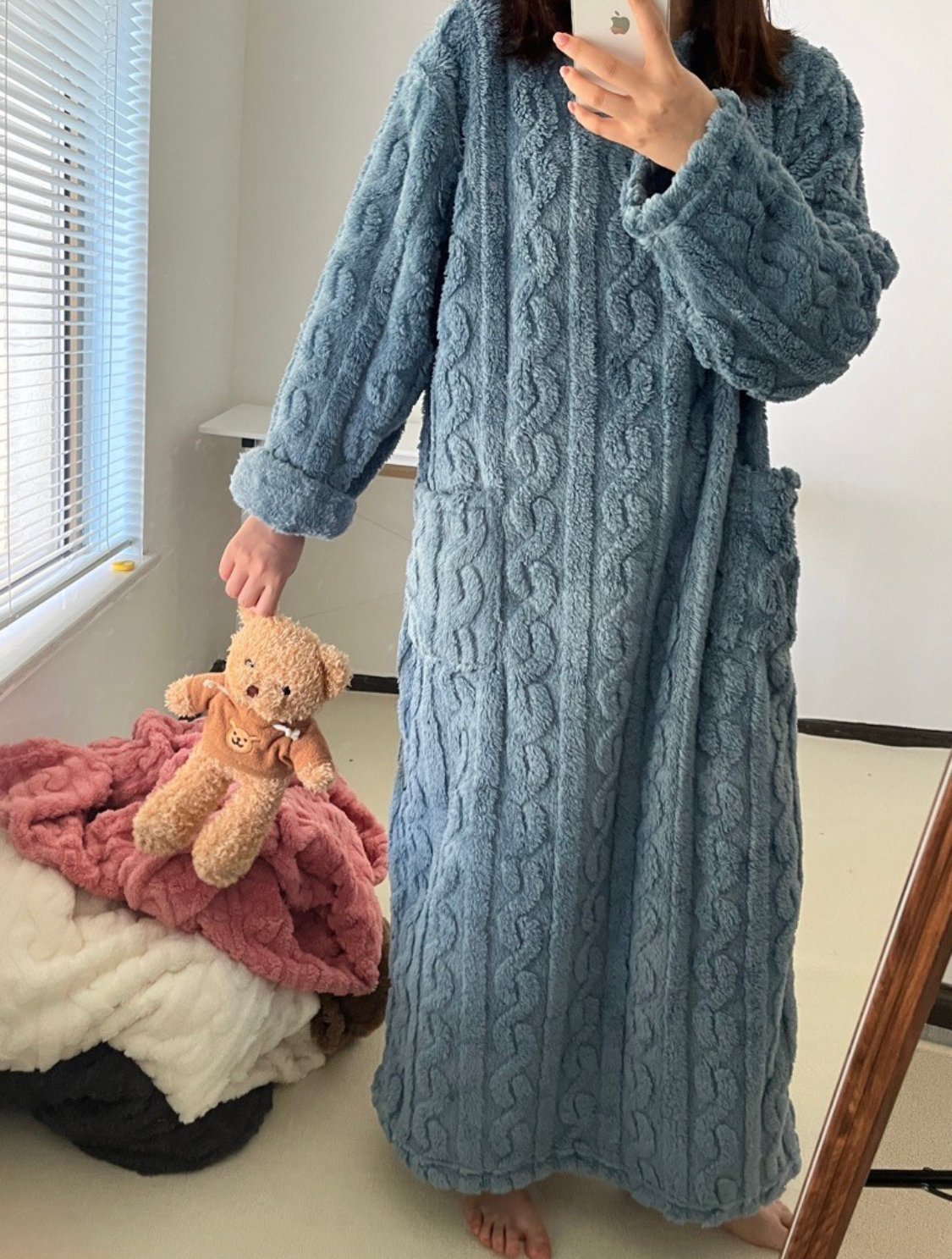 🔥Hrejivý darček🔥Zimné oblečenie z koralového zamatu na domácnosť✨