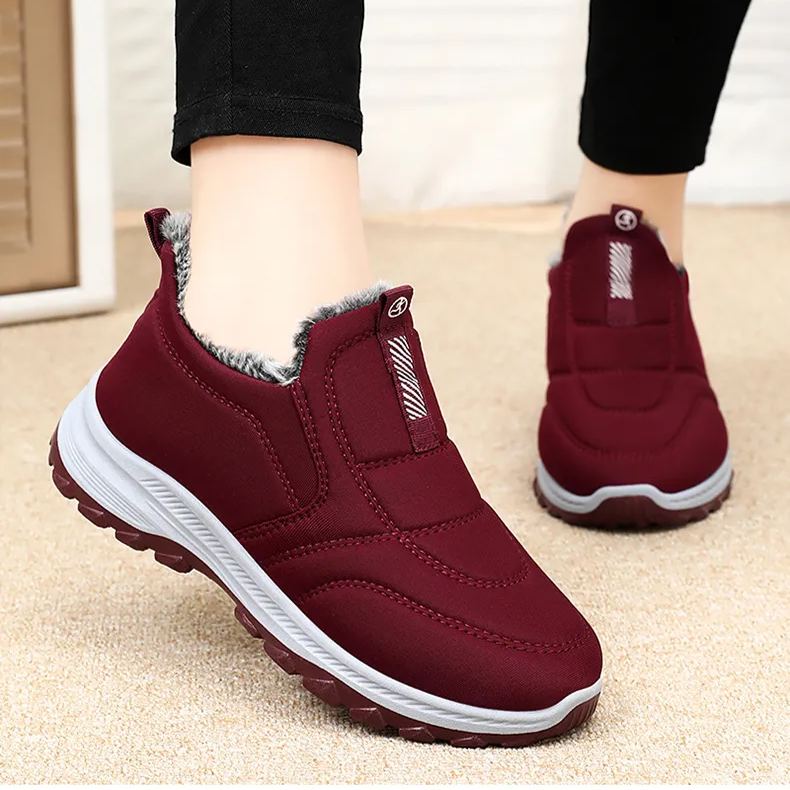 🔥MA 50% KEDVEZMÉNY - NE MARADJ LE｜ ⏰ - Puha és kényelmes téli olasz luxusmárkás velúr ortopéd cipő ｜tartást ad - lábfájdalom csillapítására